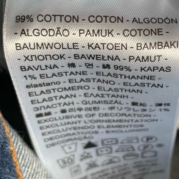 Levi’s Ribcage High Rise Distressed Ripped Denim Jean Short 77879-0012 - Picture 12 of 13